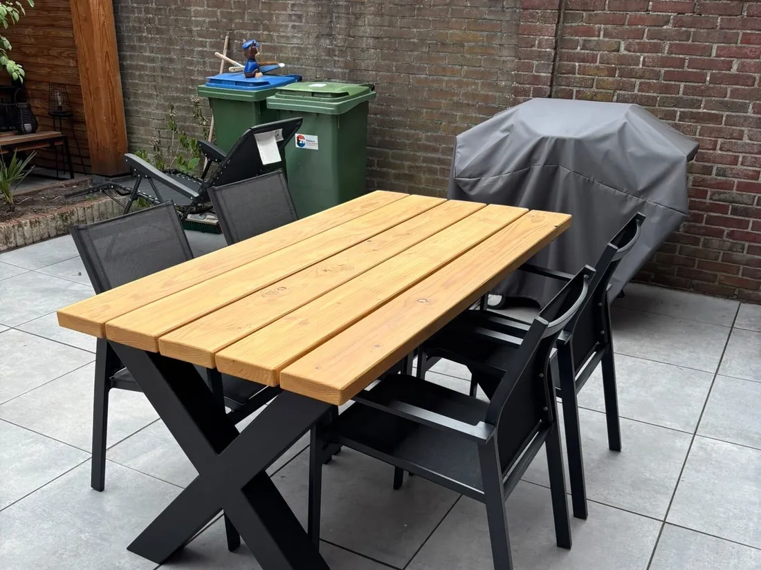 Houten eettafels op maat door HOUT & HUIS