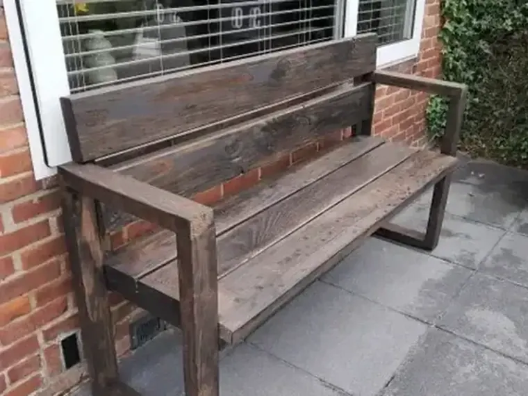 Tuinbanken en tuinmeubels door HOUT & HUIS