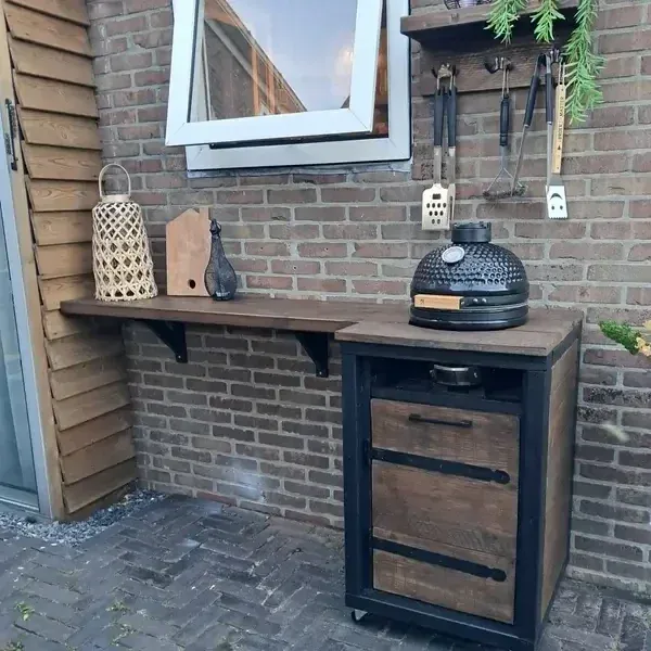 Buitenkeuken voor een kamado: het werk in de werkplaats